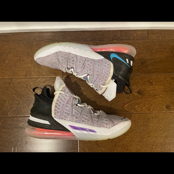 *SOLD EBAY* ๐ Nike Lebron 18 Graffiti Blue Muti-Color (CQ9283-900) Size 8.5 - Picture 2 of 5